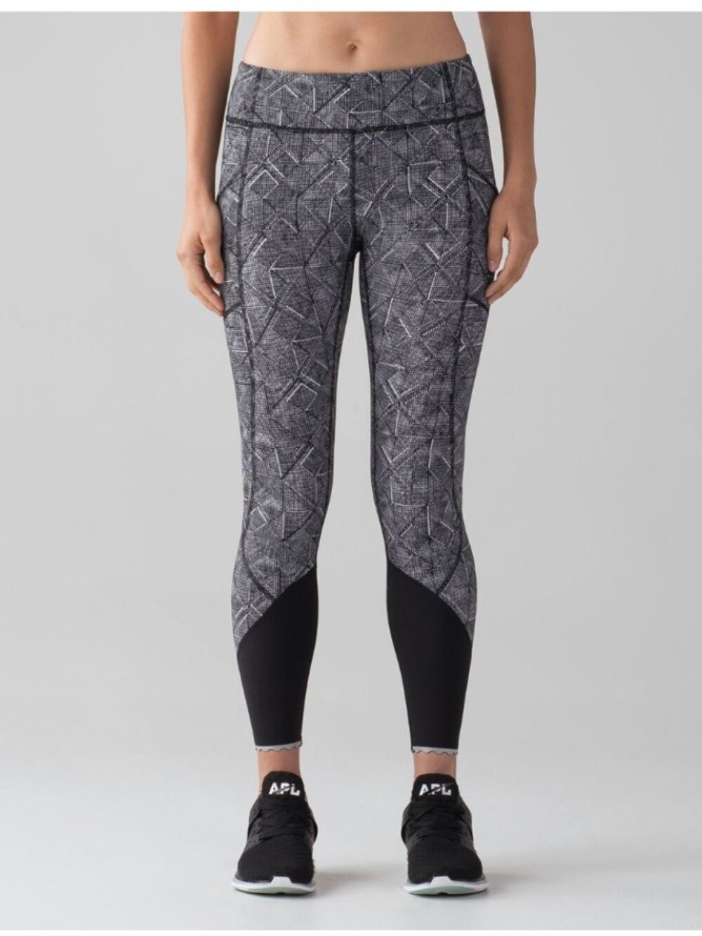 Lululemon Inspire Tights - side pockets - hem detail - women’s size 8